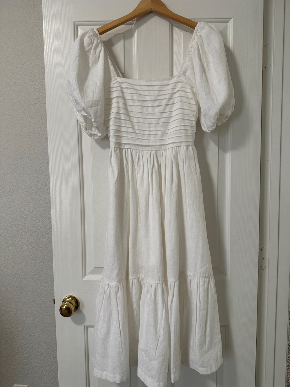 XS linen and cotton Abercrombie & Fitch White Puff Sleeve Midi Dres